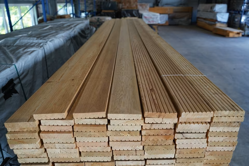 Terrassendielen Geriffelt